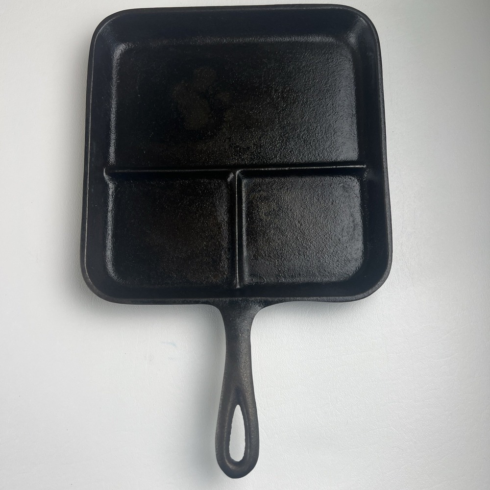 Vintage Unmarked Wagner Ware Cast Iron Bacon and Egg Breakfast Skillet 1101 E
